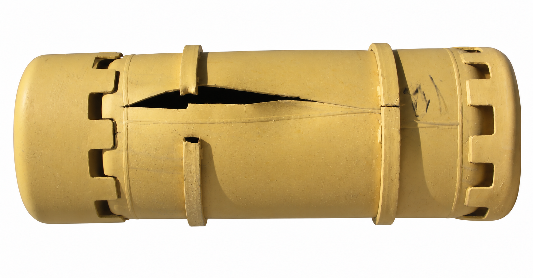 نمای افقی مخزن کلر با گسستگی کامل بدنه